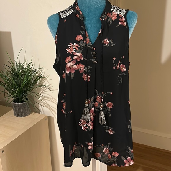 Xhilaration XXL women’s top with tassels - Picture 1 of 10
